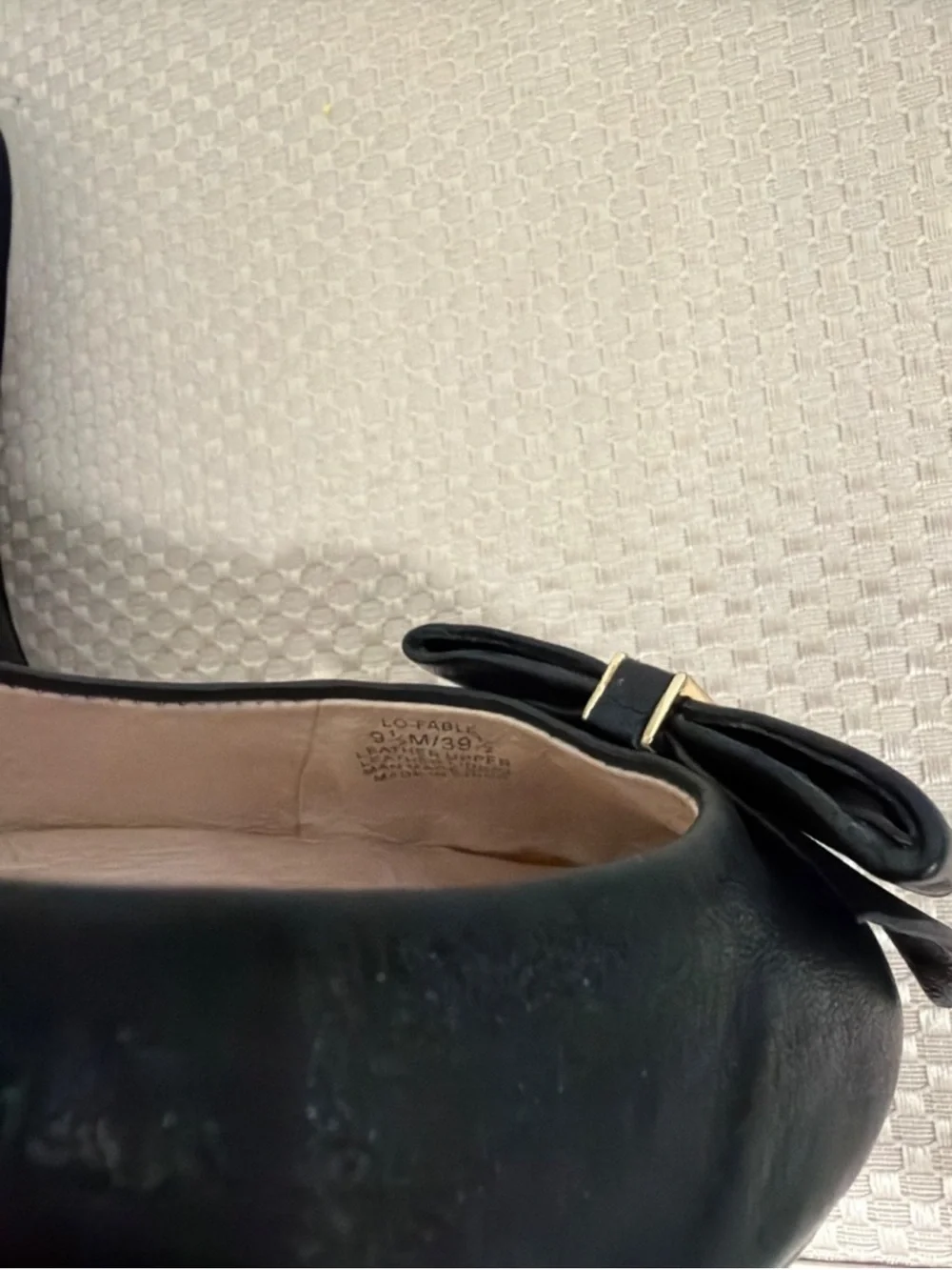 Louise et Cie 9.5 LO-FABLE Black Leather Gold Tone Raised Heel Bow Flats